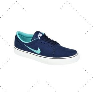 Nike SB YOUTH Sneakers fit Women's 7.5 to 8